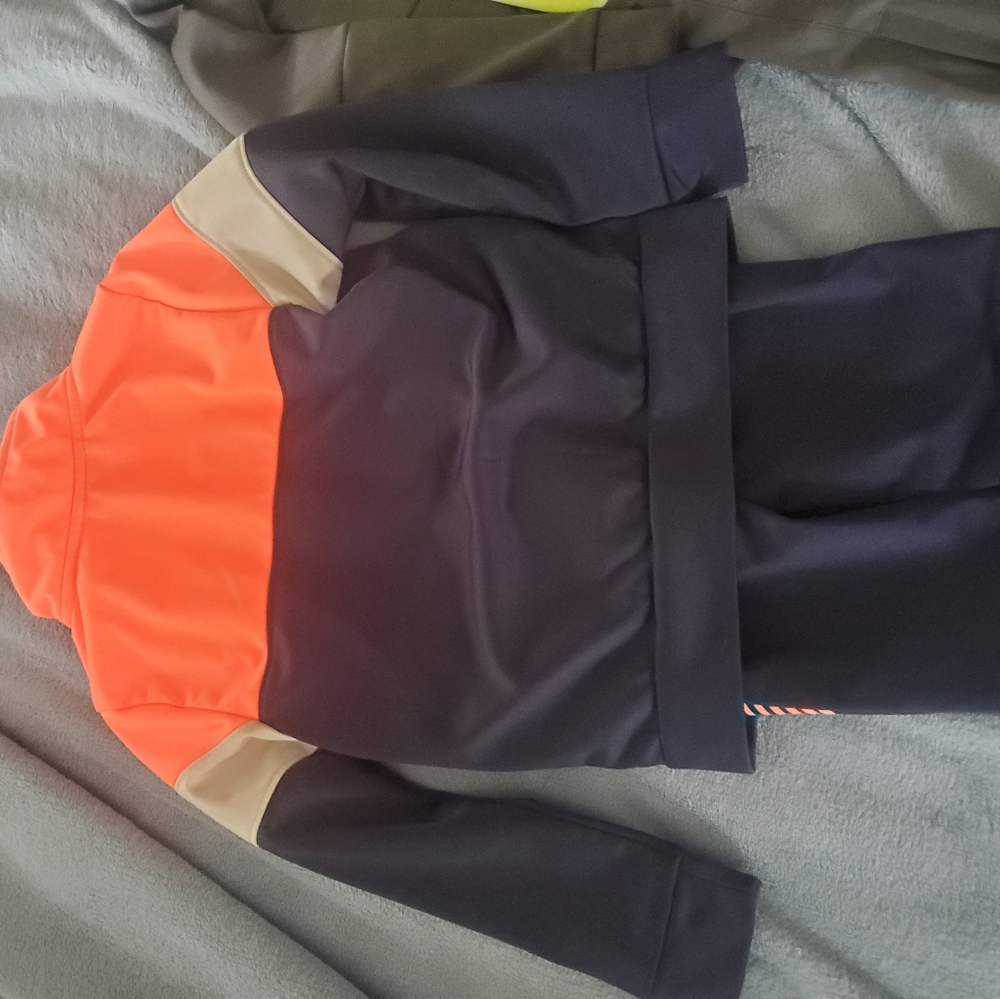 2 tracksuits - Picture 6 of 10